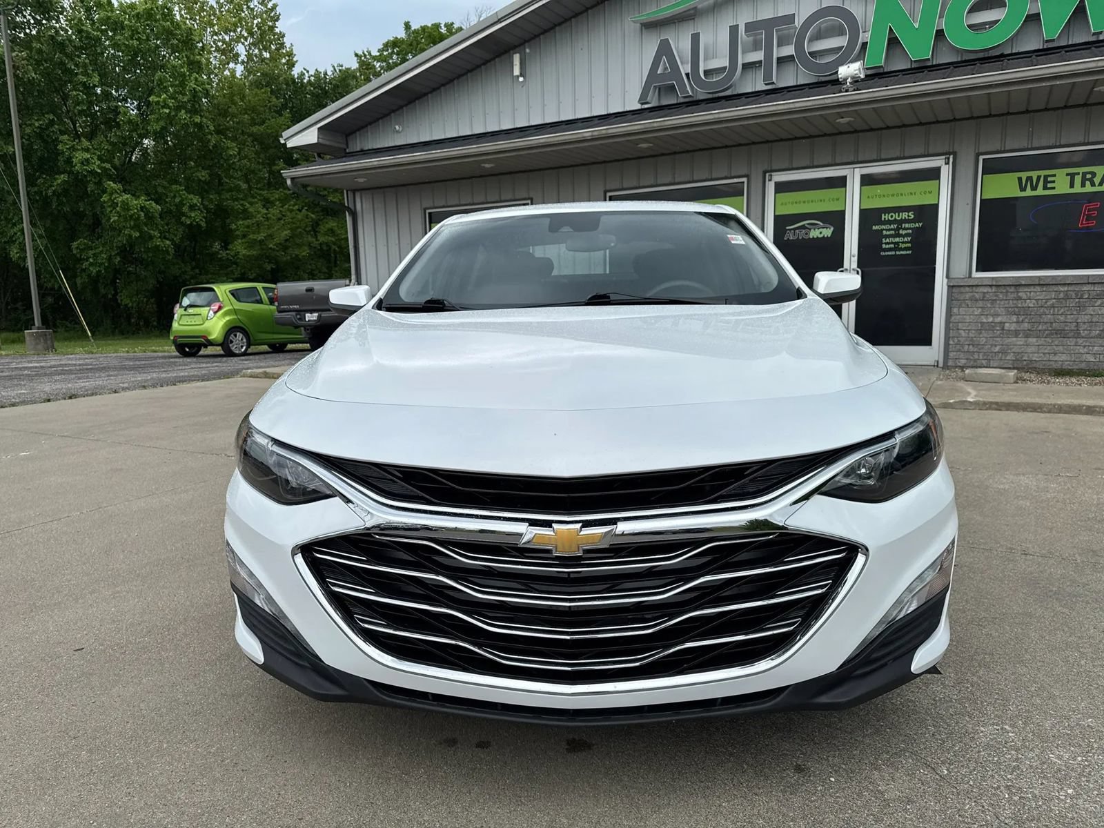 Used 2023 Chevrolet Malibu LT w/ Driver Confidence Package FWD image 2