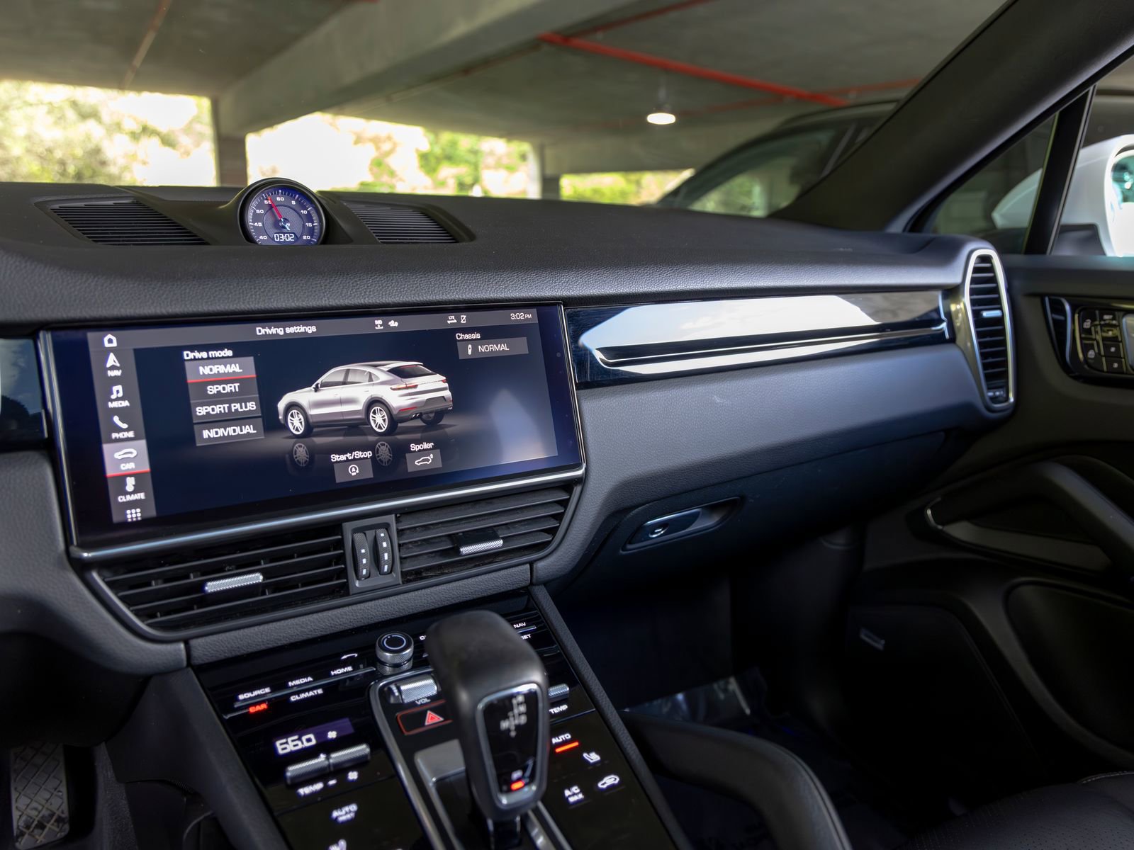 Certified 2021 Porsche Cayenne Coupe image 36