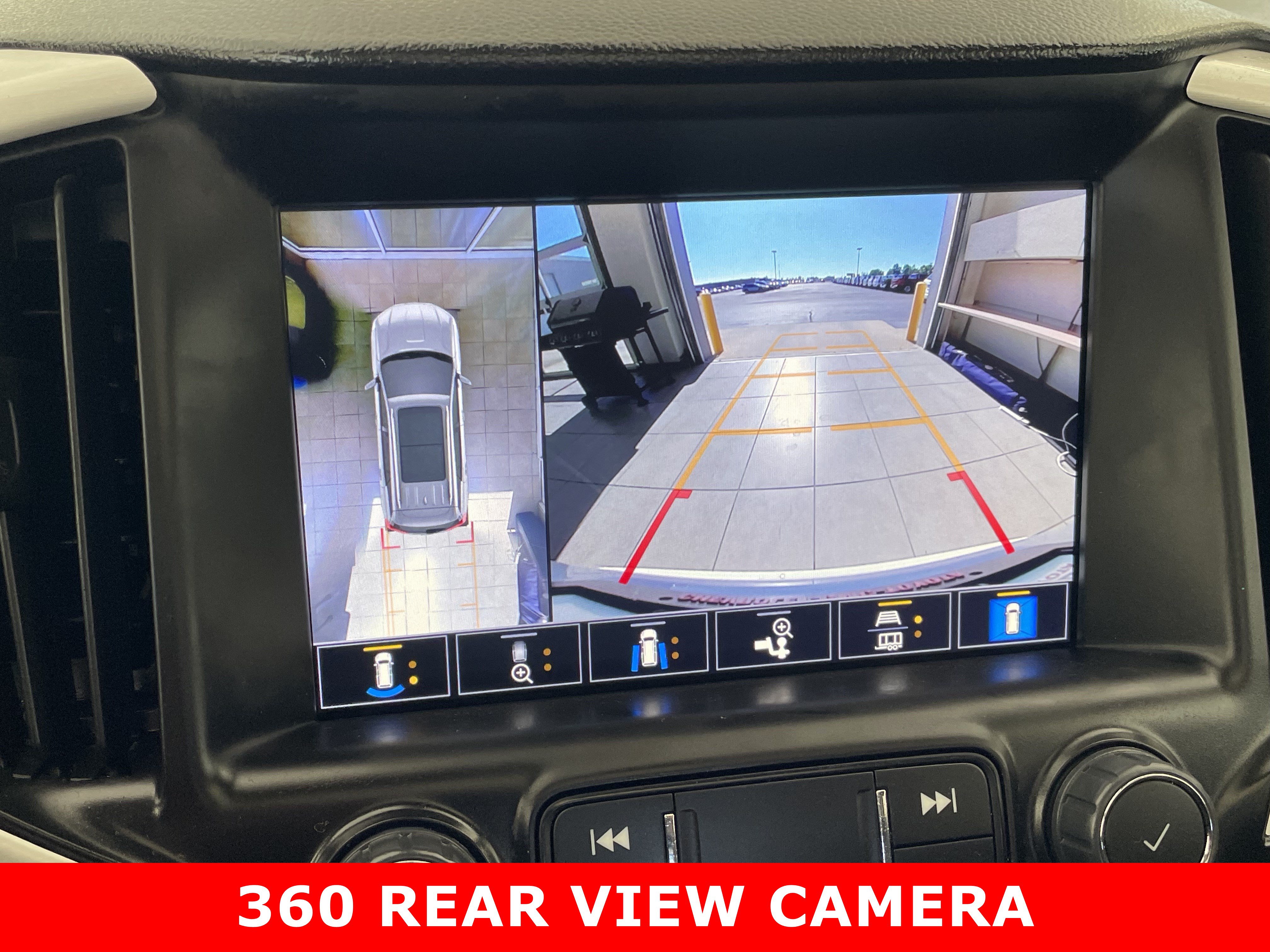 Certified 2024 GMC Terrain SLT w/ Tech Package FWD image 23