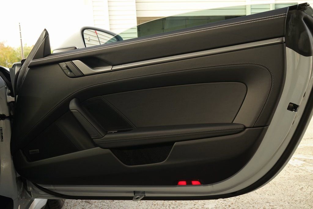 Used 2025 Porsche 911 Carrera image 27