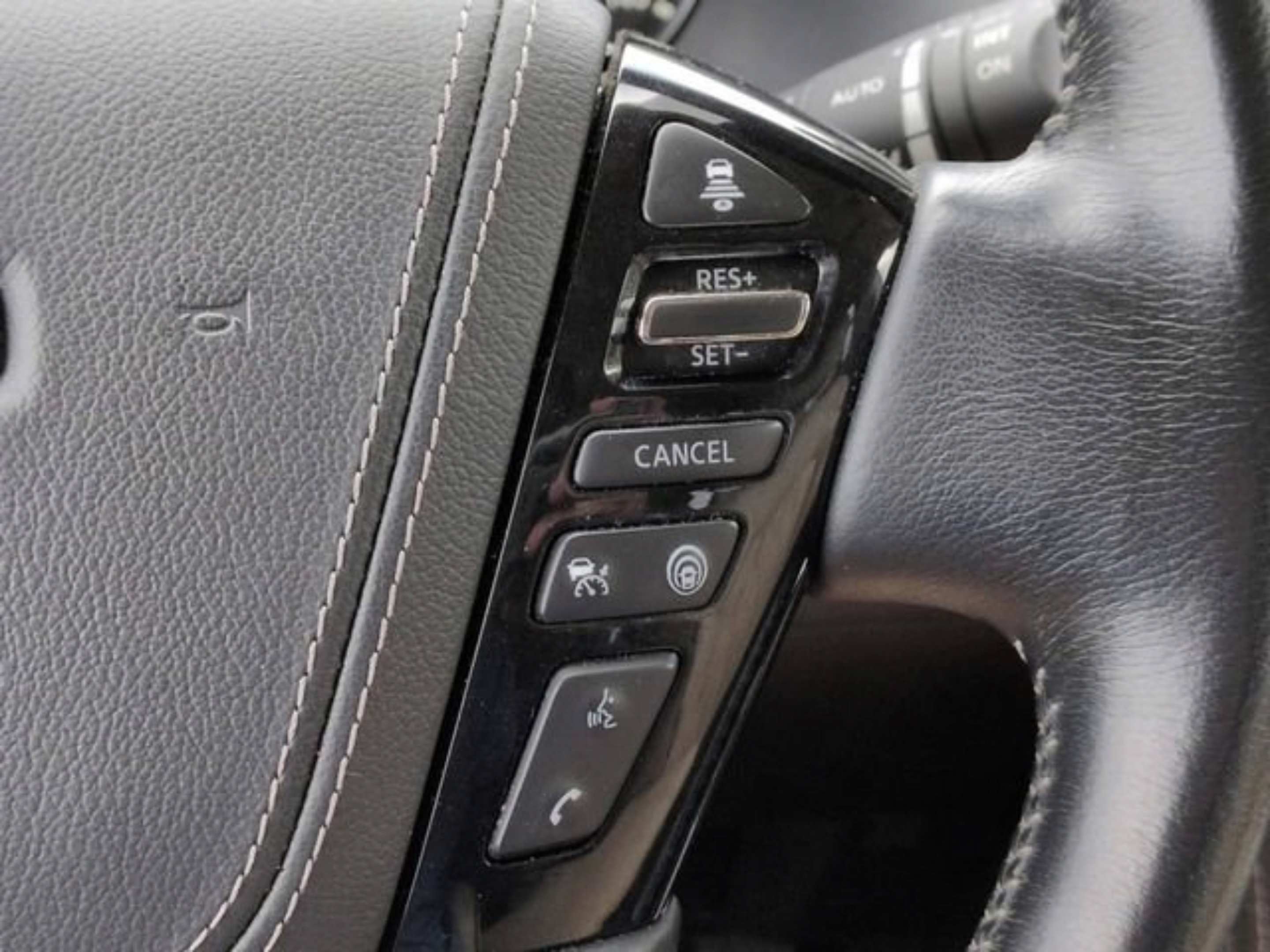 Used 2023 Nissan Armada Platinum w/ Captain's Chairs Package RWD image 28