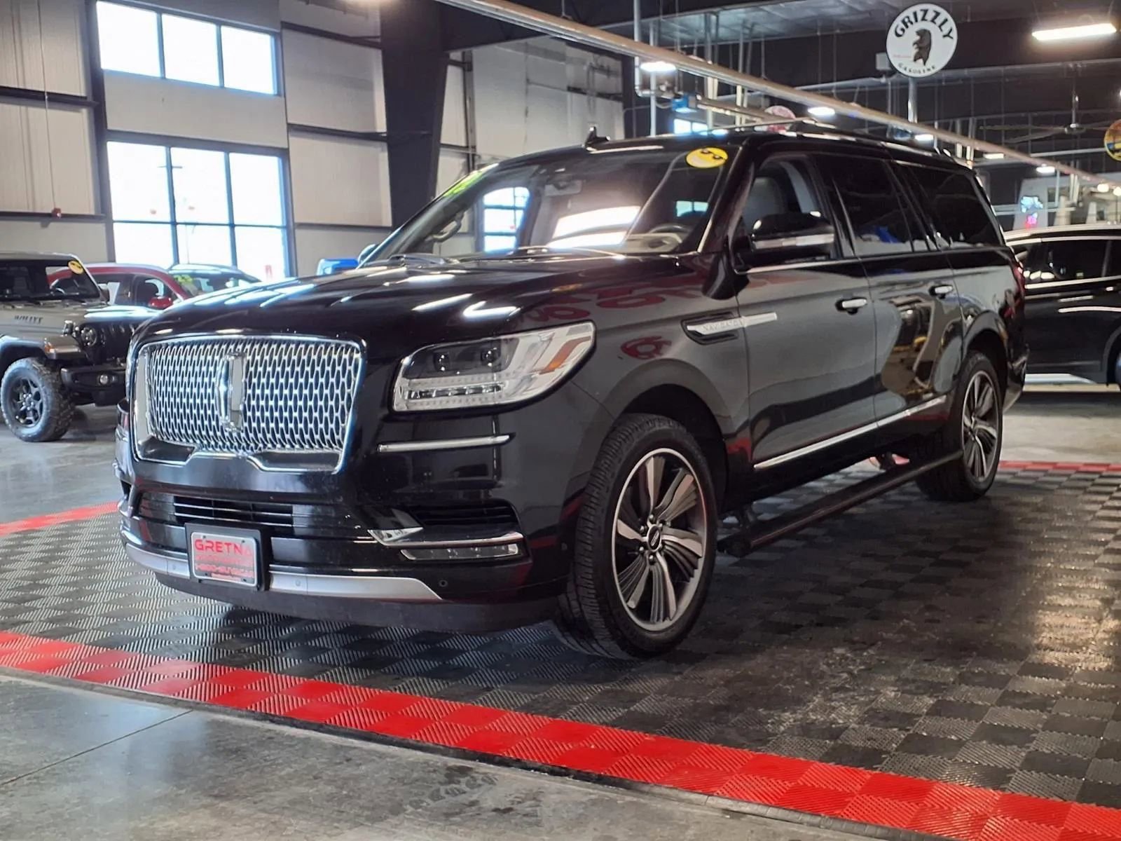 Used 2019 Lincoln Navigator L Reserve image 3