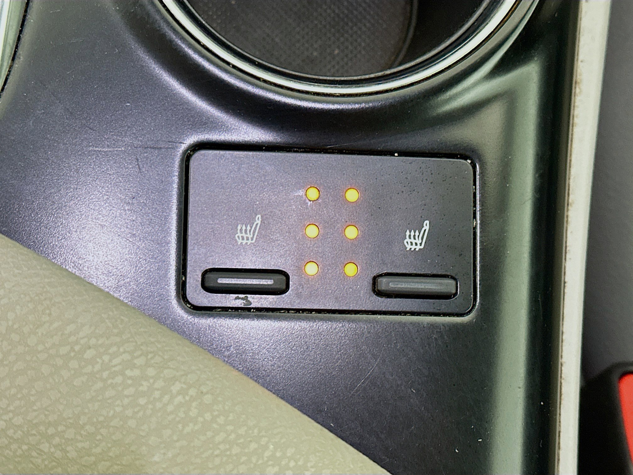 Used 2019 Toyota Camry XLE w/ Navigation Package FWD image 26