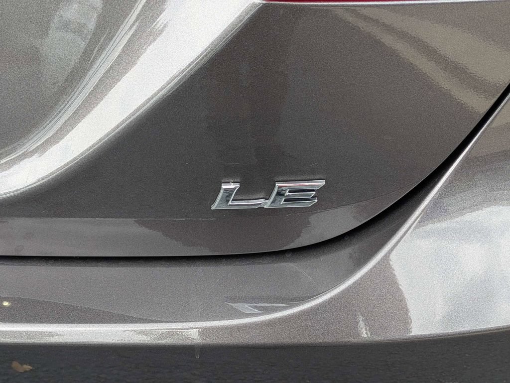 Used 2022 Toyota Camry LE FWD image 13