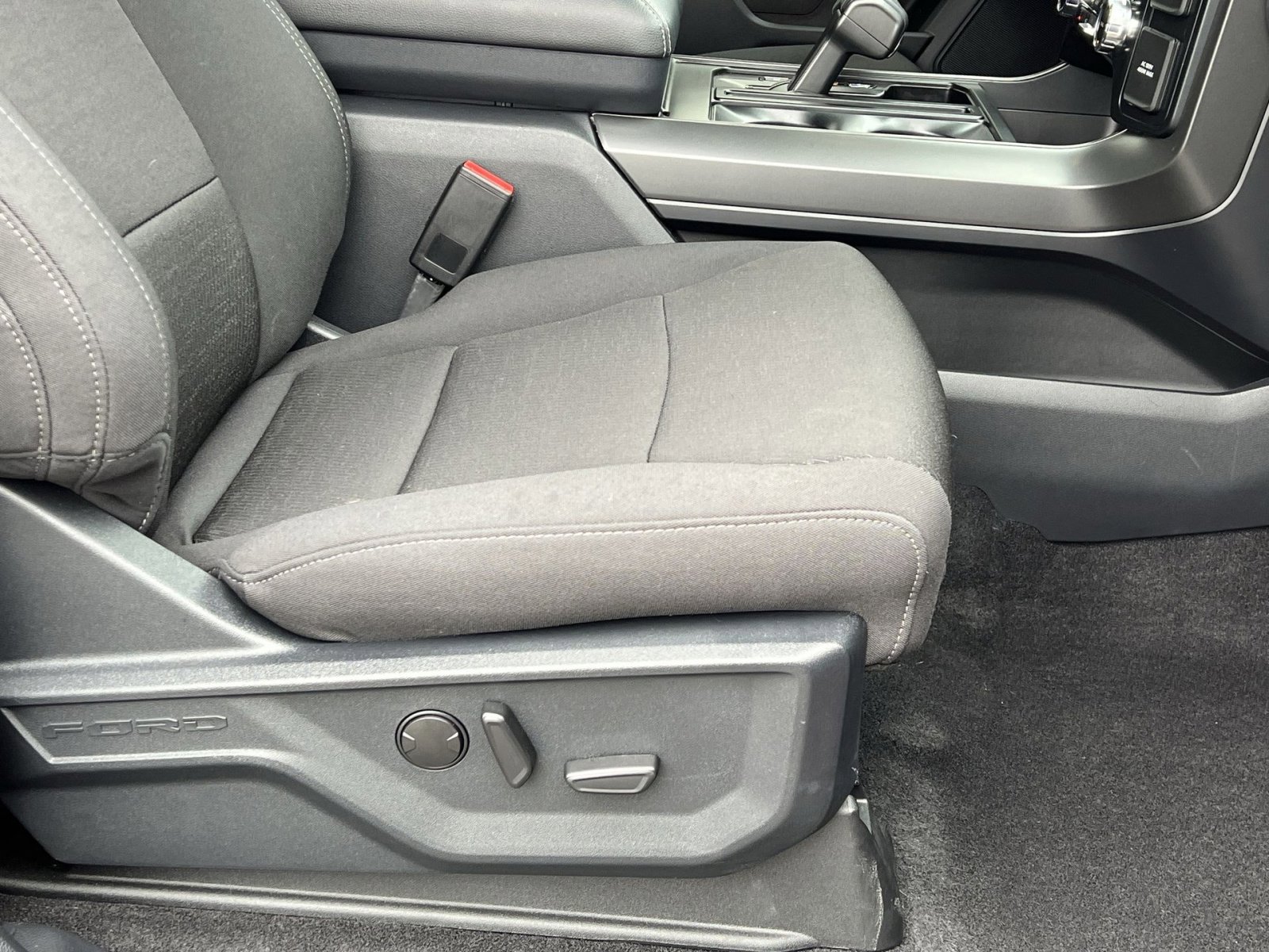 Used 2024 Ford F150 XLT w/ Equipment Group 302A MID image 27