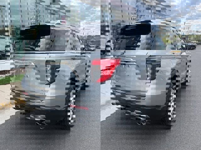 Certified 2024 Ford Explorer Platinum w/ Technology Package image 8