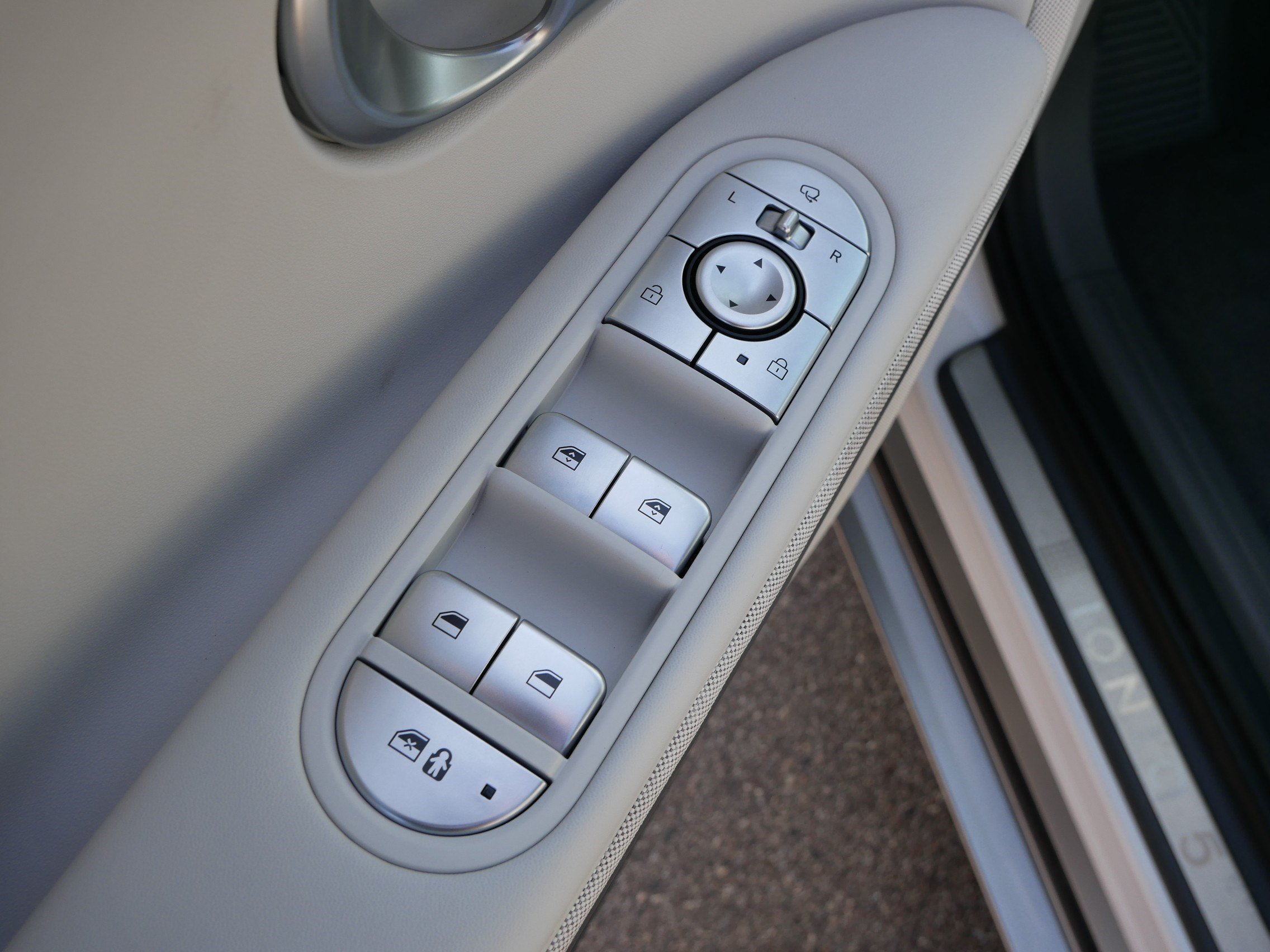 Certified 2024 Hyundai Ioniq 5 Limited AWD/4WD image 19