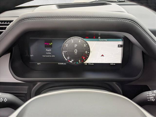 Used 2026 Land Rover Defender 110 X-Dynamic SE AWD/4WD image 11