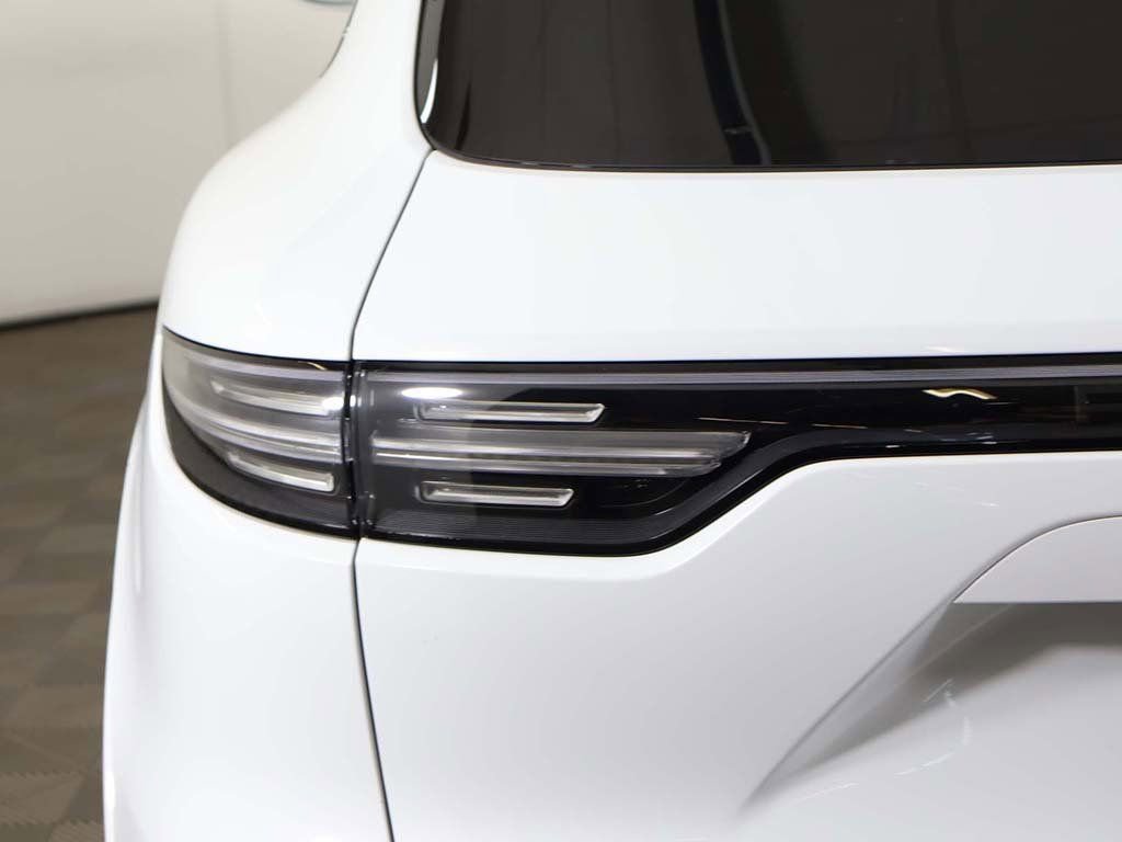 Used 2022 Porsche Cayenne GTS image 17