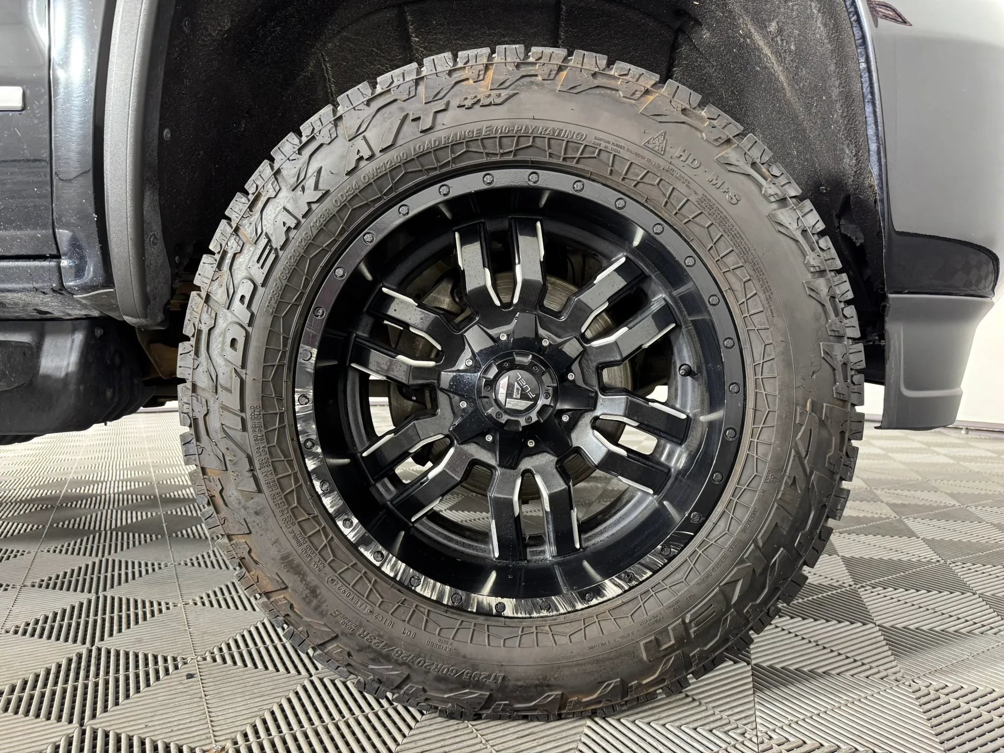 Used 2019 GMC Sierra 2500 Denali w/ Duramax Plus Package AWD/4WD image 48