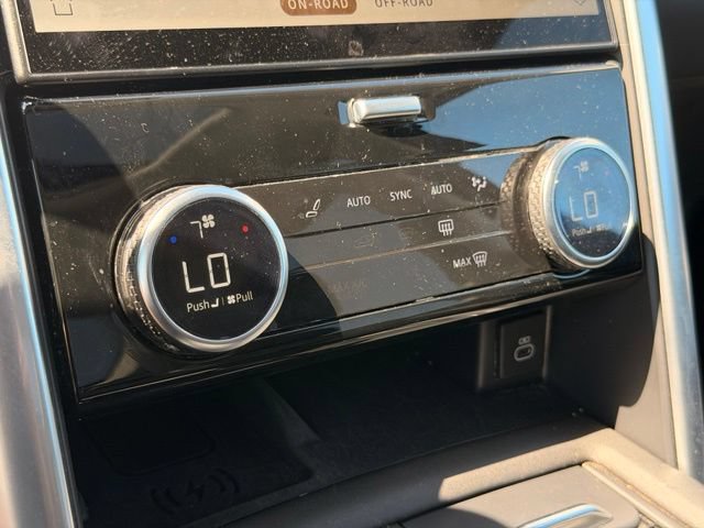 Used 2024 Land Rover Discovery S AWD/4WD image 35