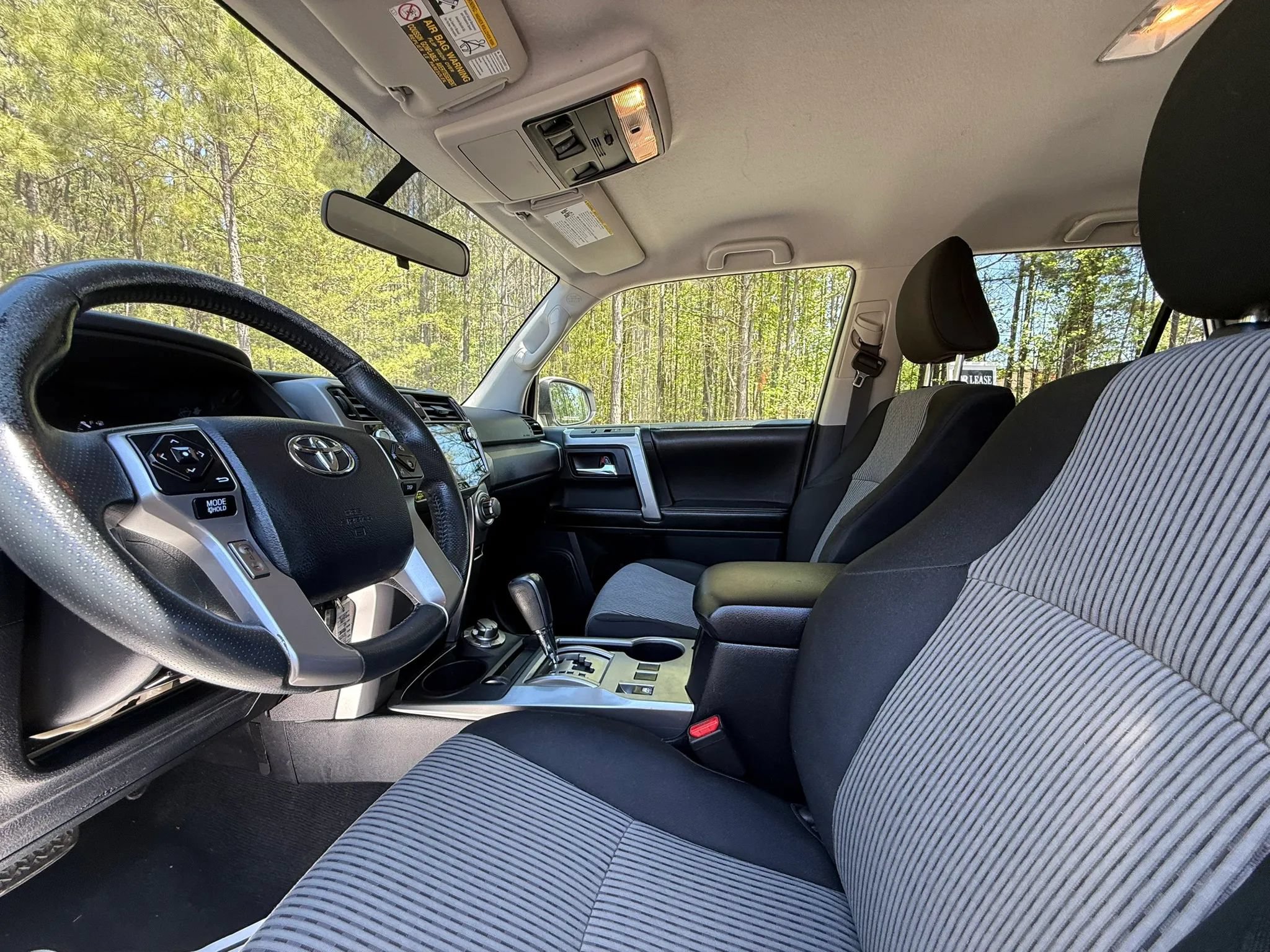 Used 2015 Toyota 4Runner SR5 AWD/4WD image 13