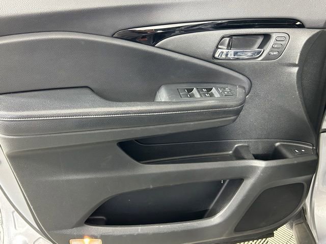 Used 2016 Honda Pilot Elite image 24