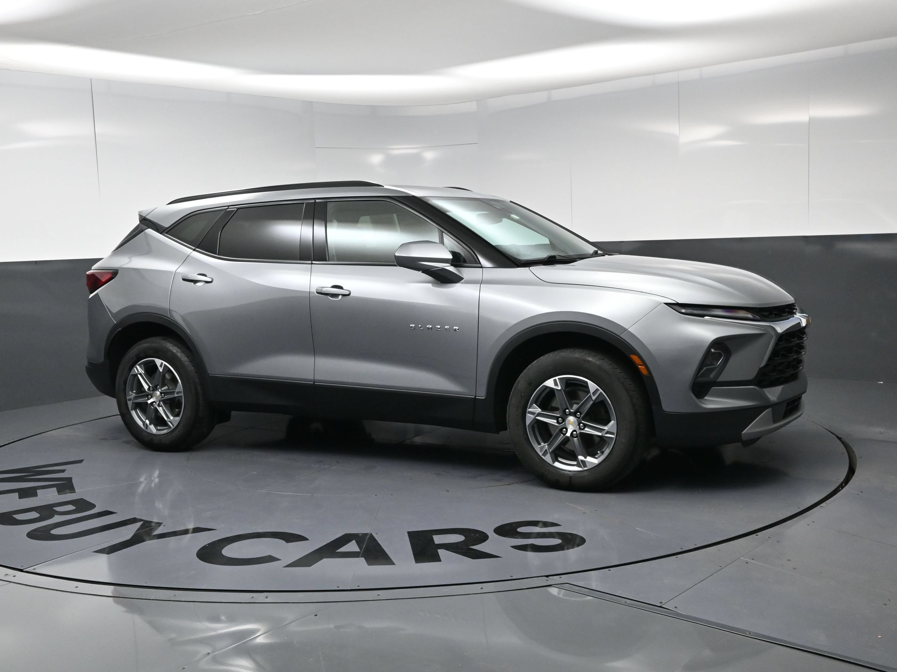 Used 2023 Chevrolet Blazer LT w/ Convenience Package FWD image 2