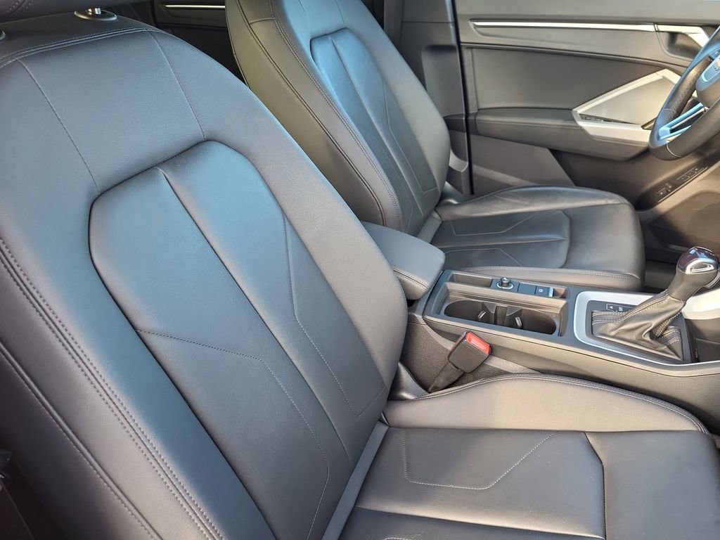 Used 2022 Audi Q3 2.0T Premium w/ Convenience Package image 18