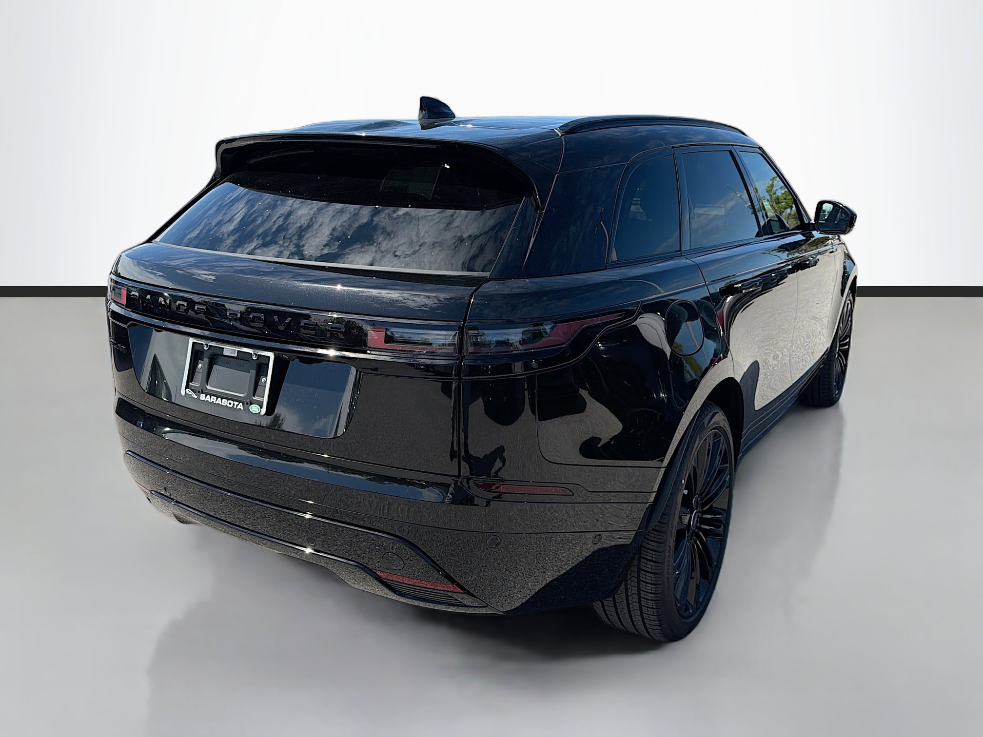 New 2026 Land Rover Range Rover Velar Dynamic SE image 5
