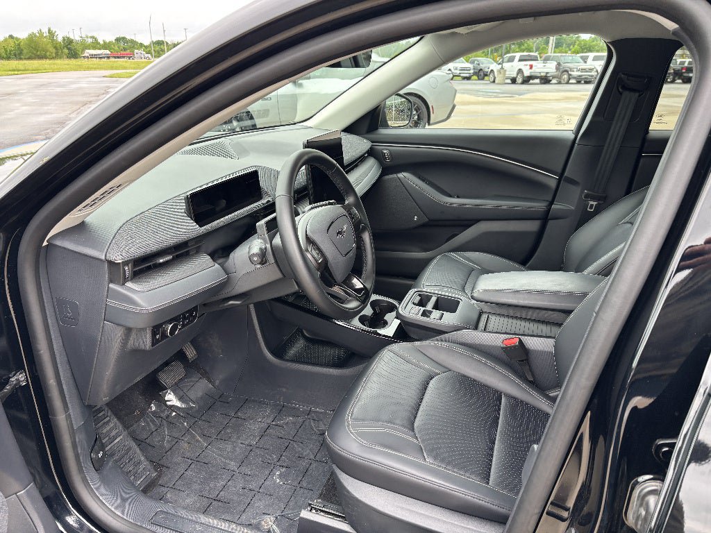 Used 2025 Ford Mustang Mach-E Premium AWD/4WD image 9
