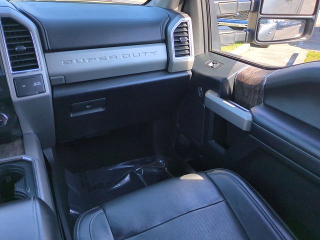 Used 2018 Ford F250 Lariat w/ Chrome Package image 17