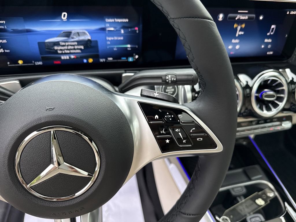 New 2025 Mercedes-Benz GLB 250 image 27