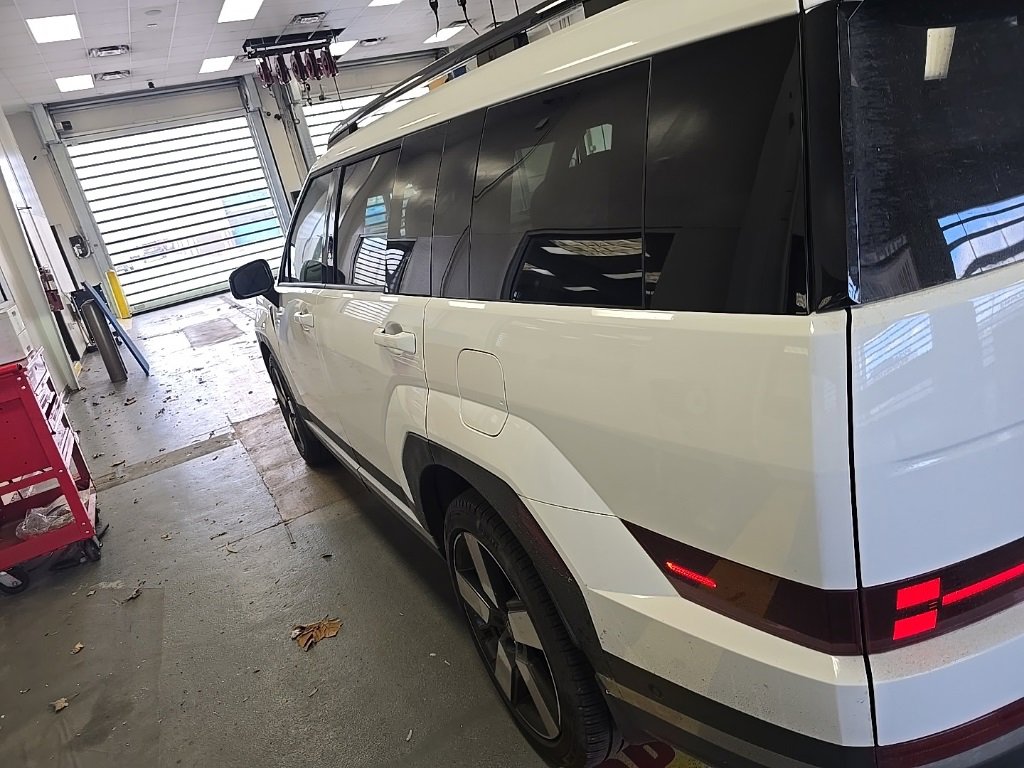 Used 2025 Hyundai Santa Fe Limited image 8
