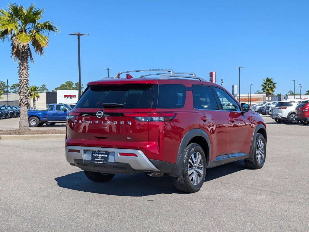 Used 2025 Nissan Pathfinder SL FWD image 7