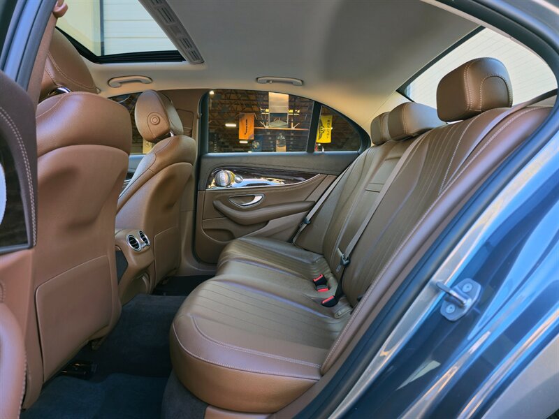 Used 2017 Mercedes-Benz E 300 image 29
