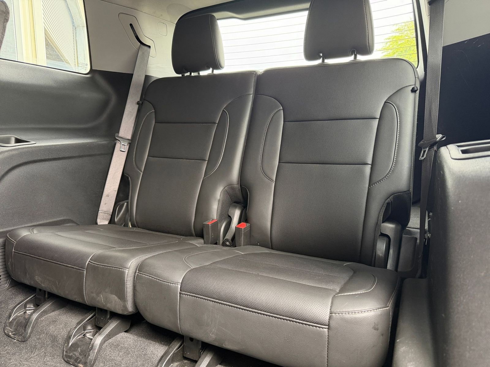 Used 2023 GMC Acadia SLT FWD image 31