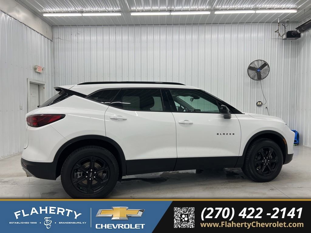 Used 2024 Chevrolet Blazer LT w/ Midnight/Sport Edition video 2