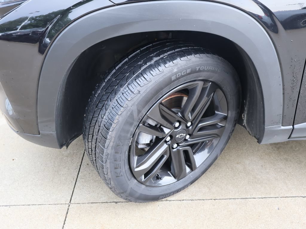 Used 2025 Chevrolet Trax ACTIV w/ Sunroof Package FWD image 37