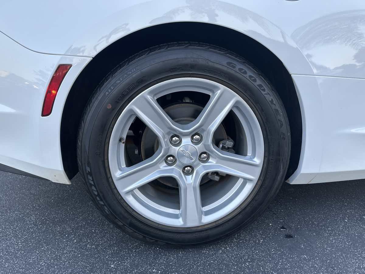 Used 2020 Chevrolet Camaro LT image 41