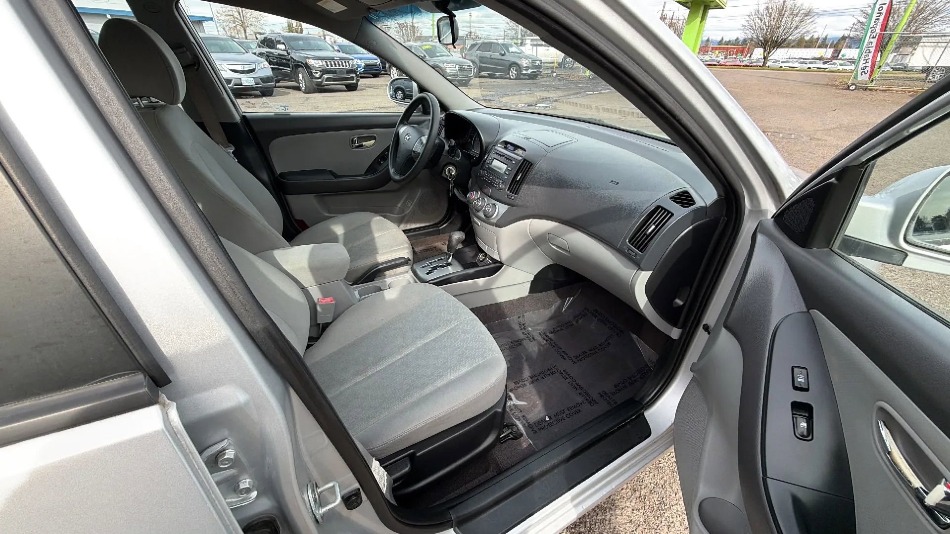 Used 2010 Hyundai Elantra GLS FWD image 13
