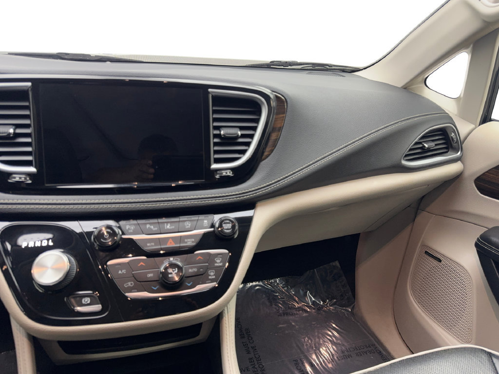 Used 2022 Chrysler Pacifica Limited FWD image 59