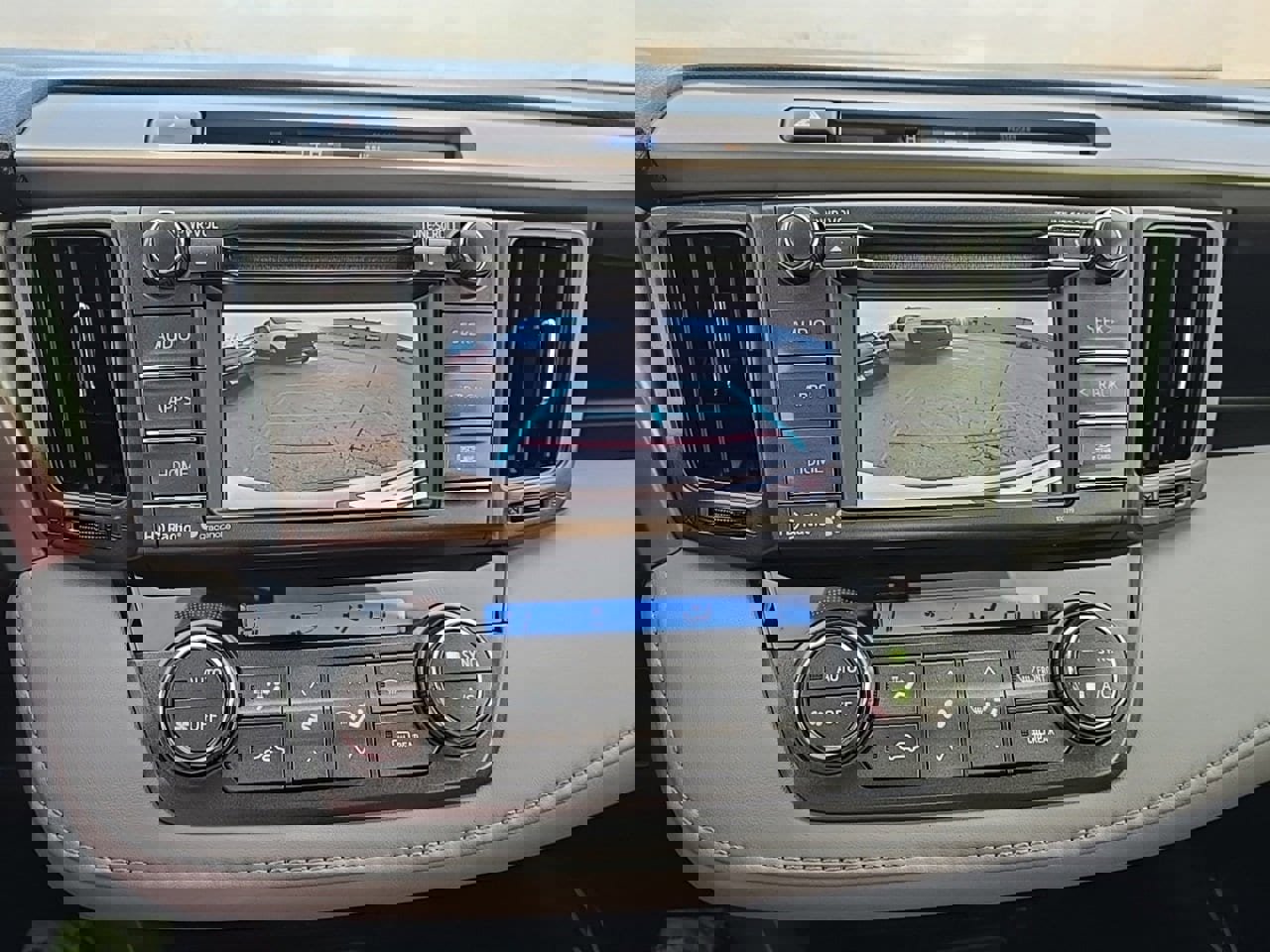 Used 2015 Toyota RAV4 XLE image 17