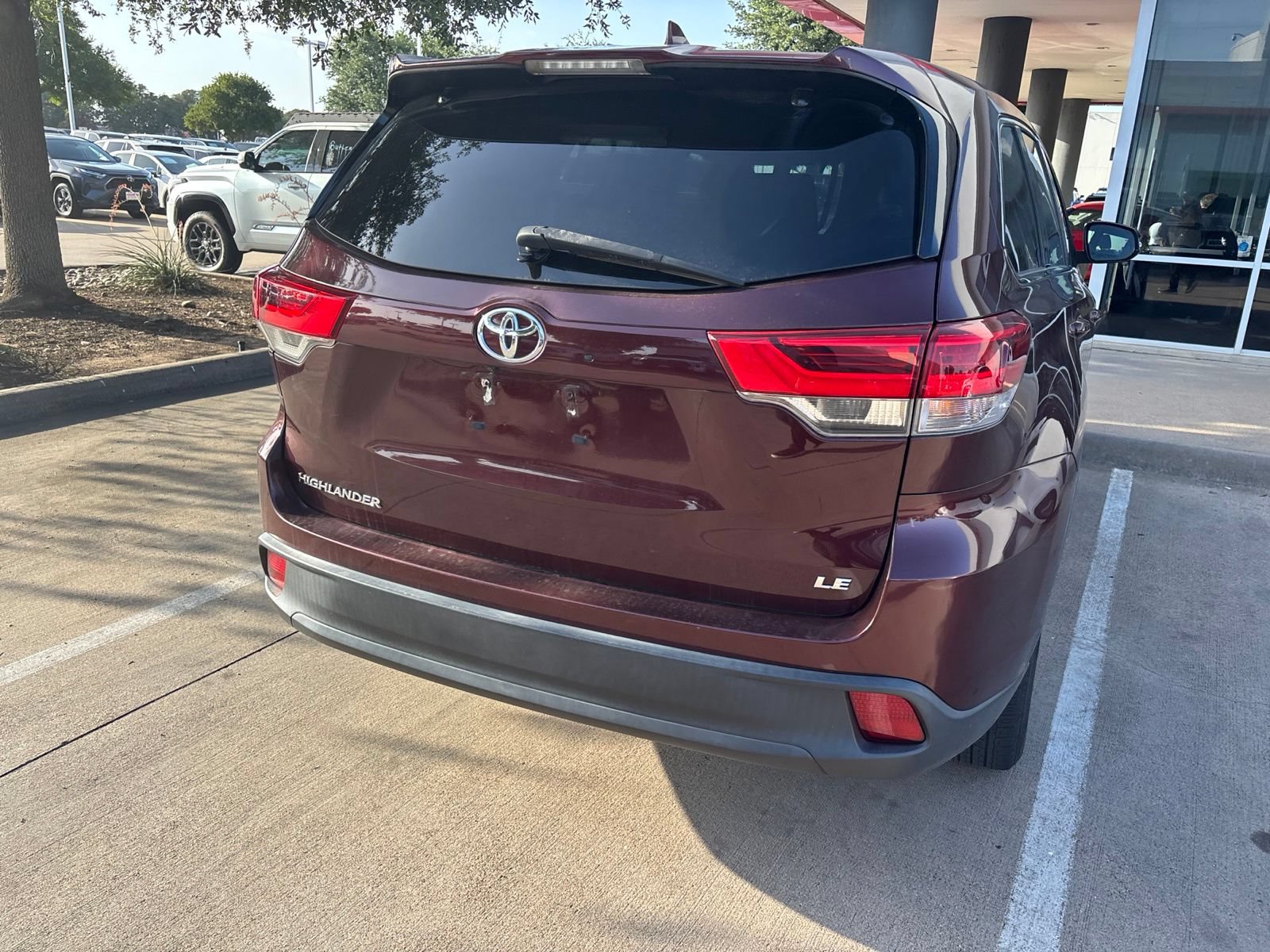 Used 2019 Toyota Highlander Plus FWD image 7