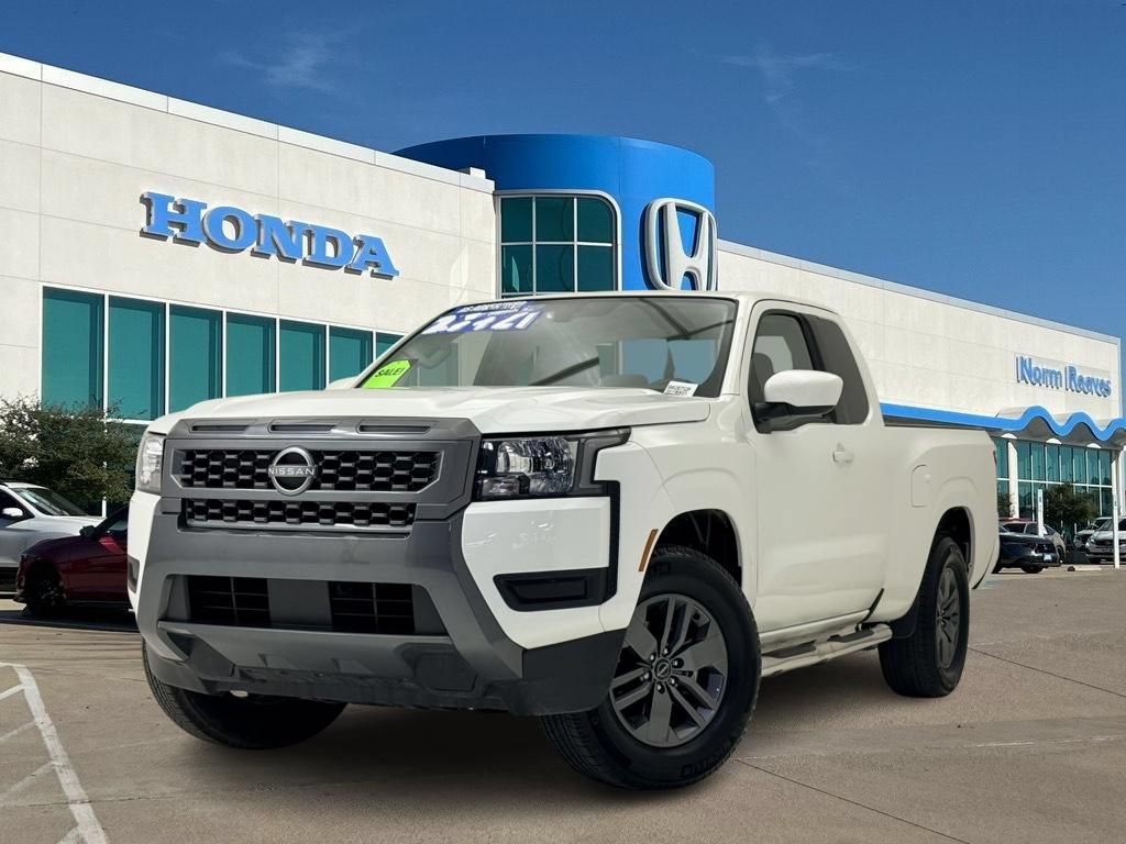 Used 2025 Nissan Frontier SV RWD image 1
