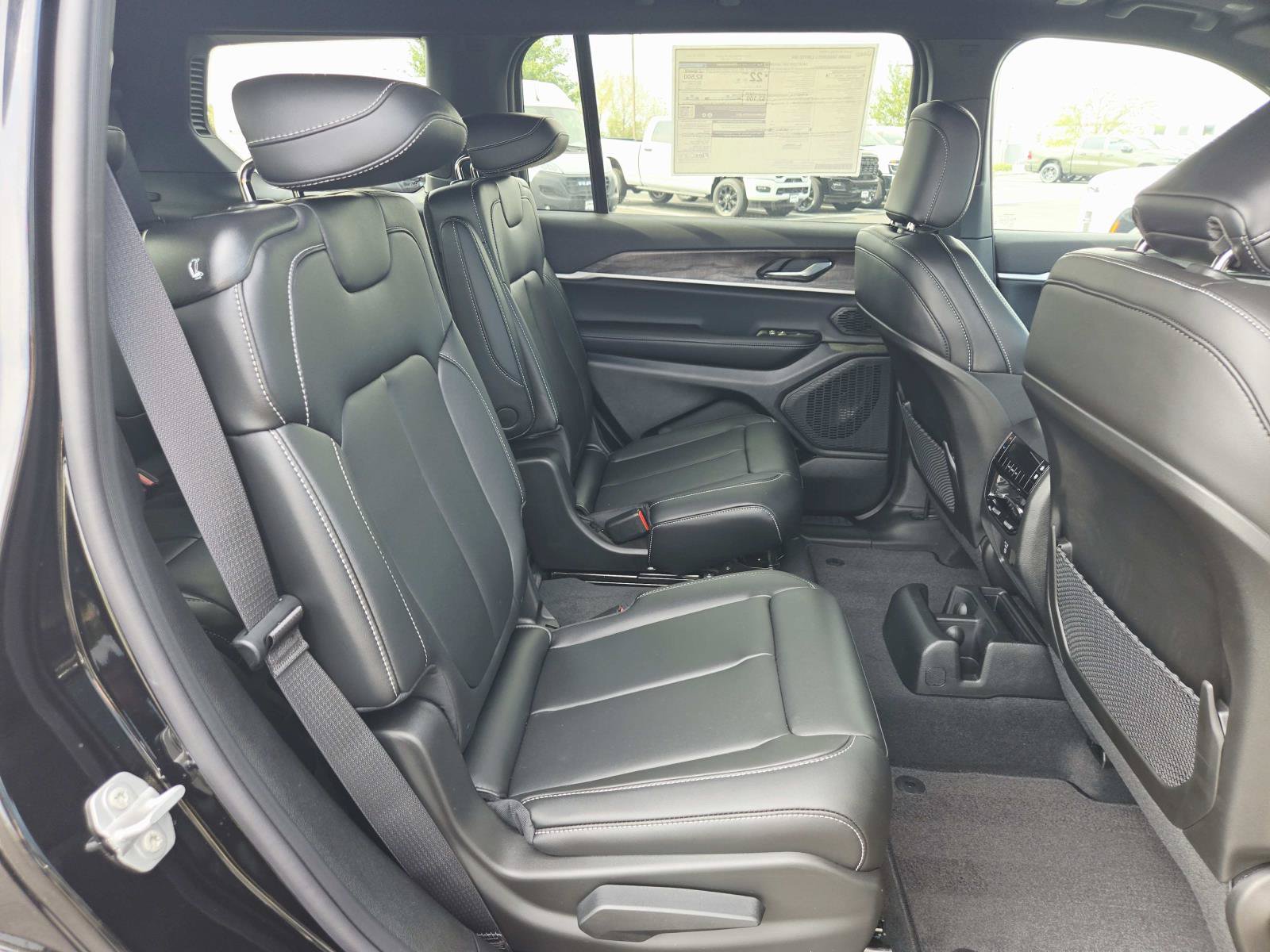 New 2027 Jeep Grand Cherokee L Limited w/ Limited Altitude Package AWD/4WD image 18