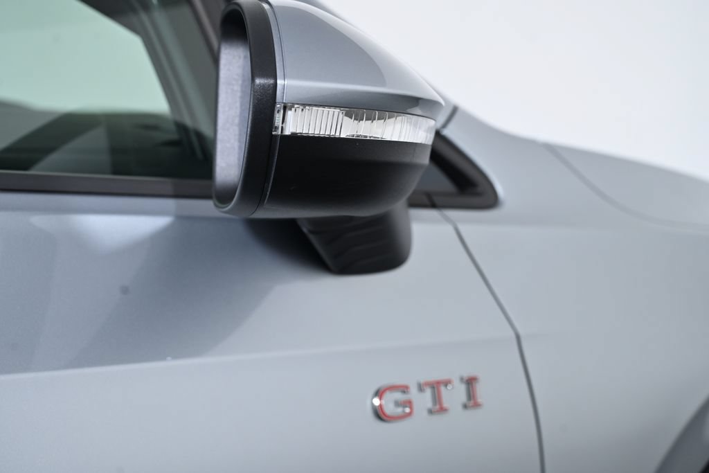Used 2025 Volkswagen GTI SE FWD image 10