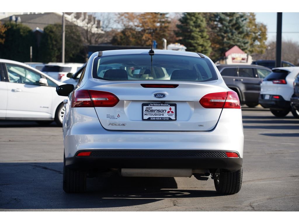 Used 2017 Ford Focus SE image 4