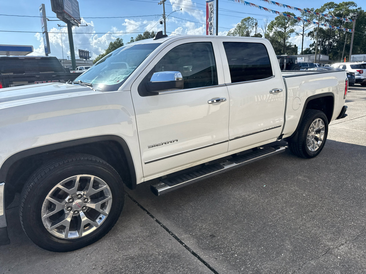 Used 2017 GMC Sierra 1500 SLT w/ SLT Premium Package image 3