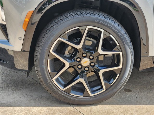 Used 2026 Chevrolet Traverse High Country w/ LPO, Floor Liner Package AWD/4WD image 18