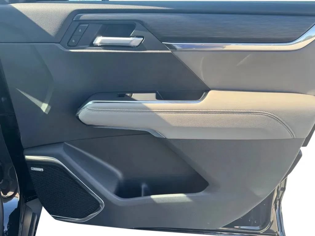 New 2027 GMC Acadia Elevation w/ Elevation Premium Package FWD image 15