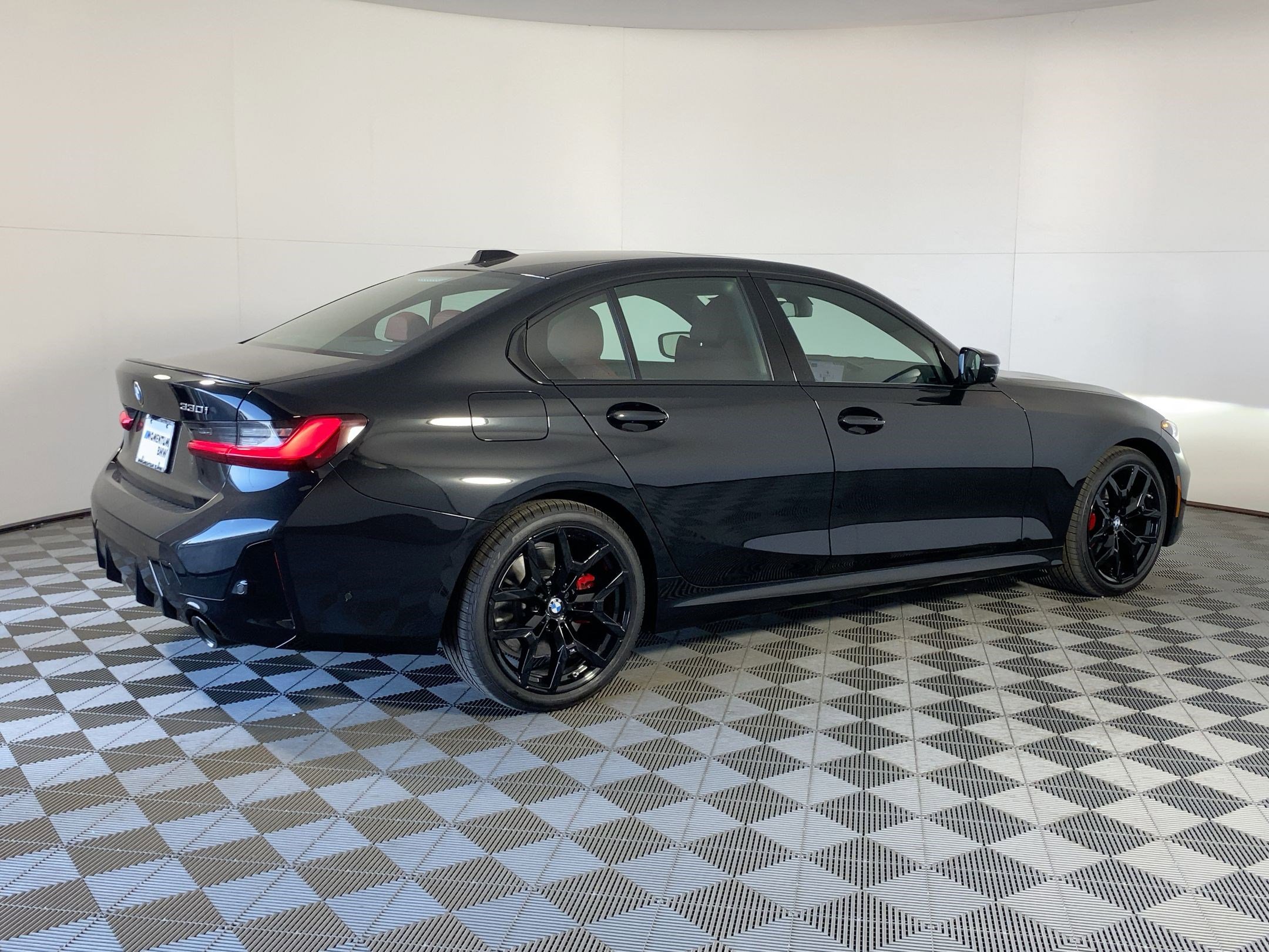 Used 2026 BMW 330i Sedan w/ M Sport Package image 7