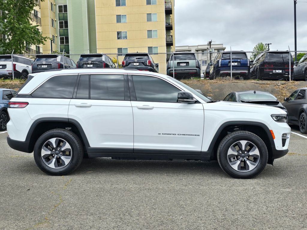 Used 2022 Jeep Grand Cherokee Limited 4xe w/ Luxury Tech Group II AWD/4WD image 9