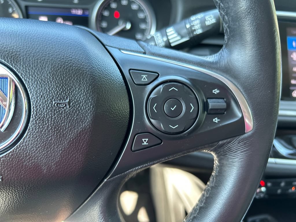 Used 2020 Buick Enclave Essence w/ Sound and Sites Package FWD image 25