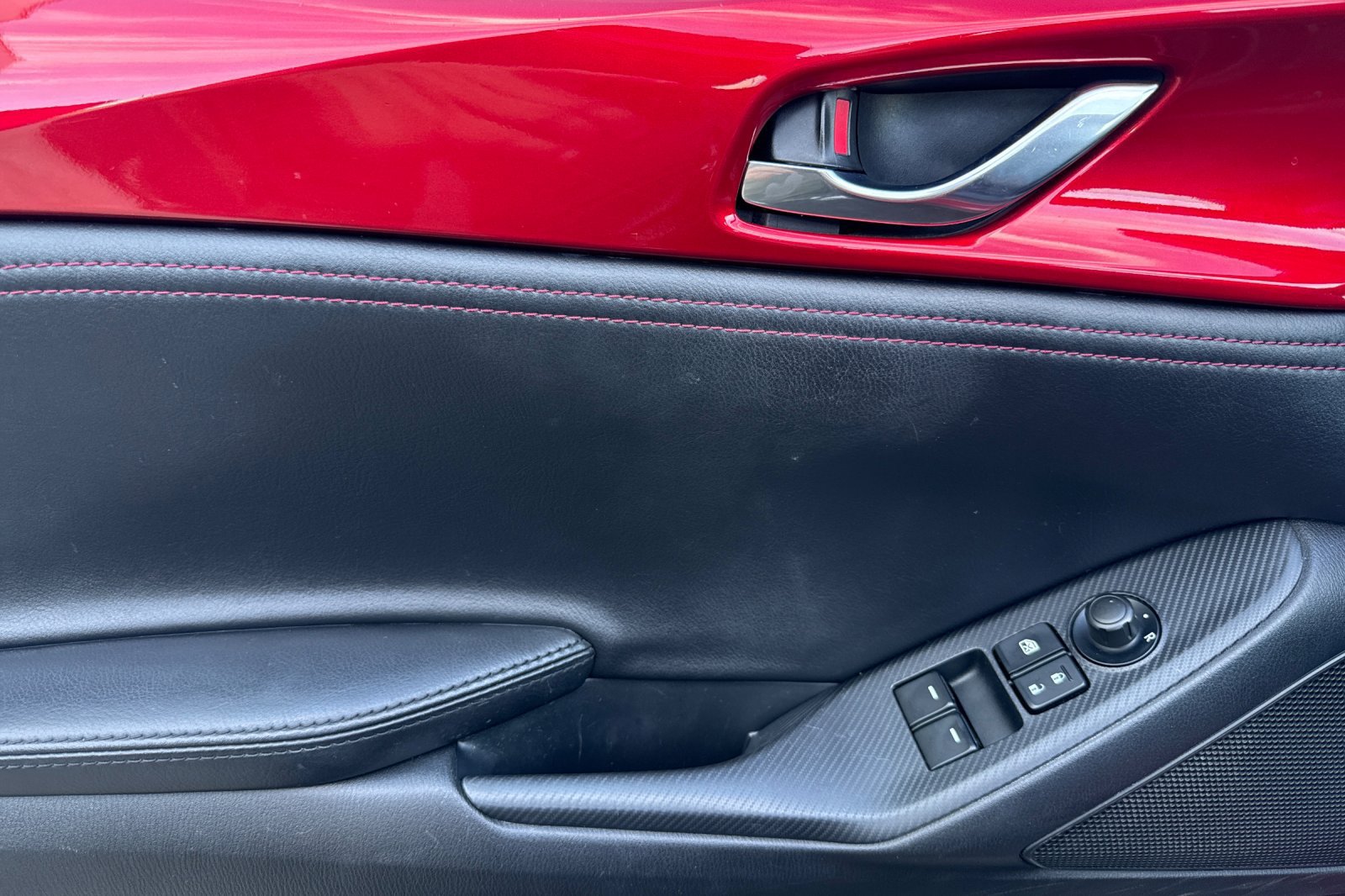 Used 2017 MAZDA MX-5 Miata RF Grand Touring RWD image 12