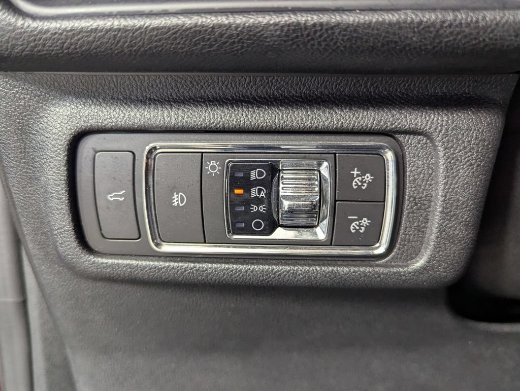 Used 2020 Lincoln Corsair Reserve w/ Equipment Group 201A AWD/4WD image 14