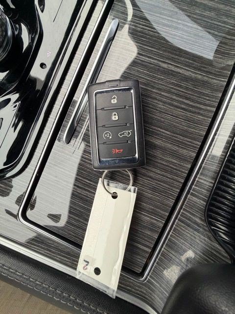 Used 2022 Jeep Wagoneer Series III AWD/4WD image 34