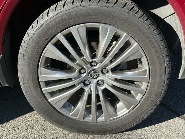 Certified 2021 Toyota Venza Limited w/ Advanced Technology Package image 12