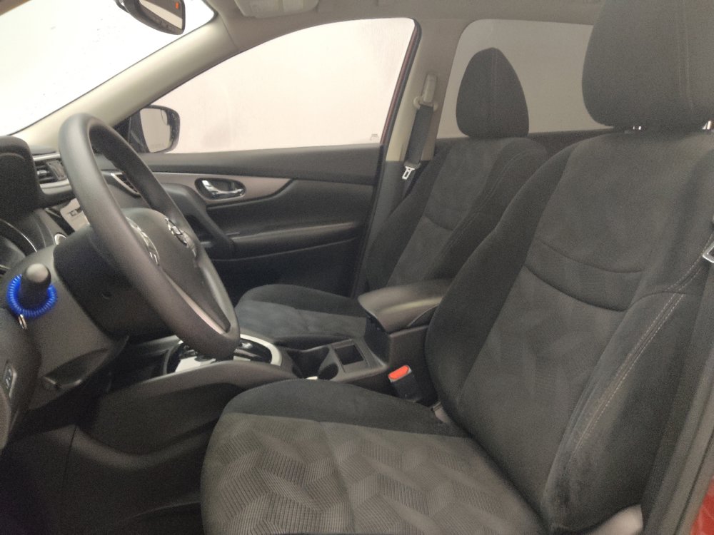 Used 2015 Nissan Rogue SV w/ SV Moonroof Package FWD image 17