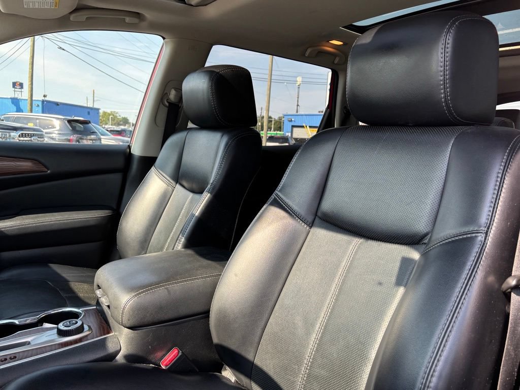 Used 2019 Nissan Pathfinder Platinum AWD/4WD image 11